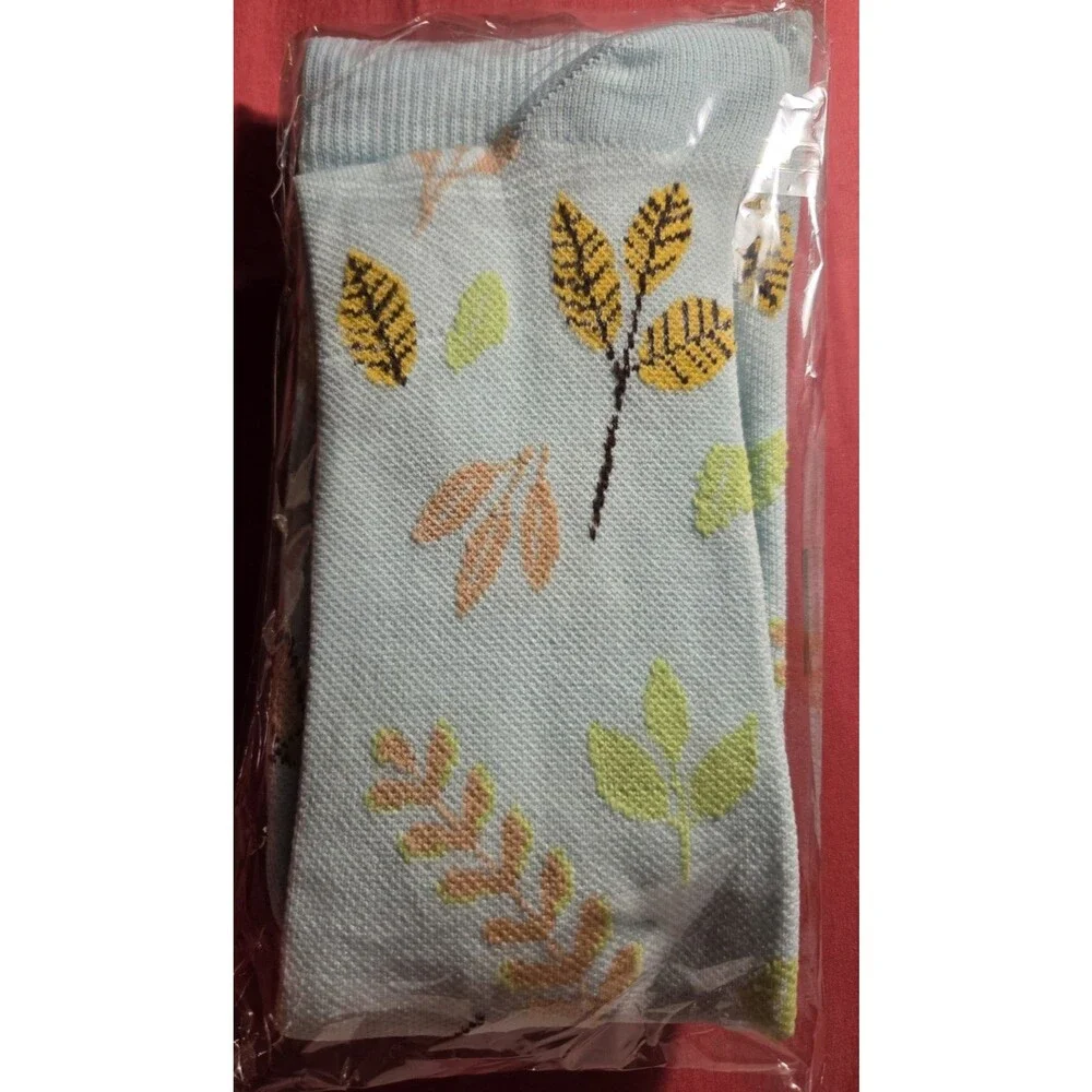Compression Socks Knee High Size L/XL 1 Pair Lt Blue W/Leaf Print New 15-20 mmHg